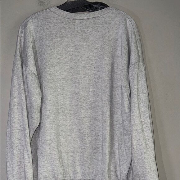 Vintage Light Heather Grey Casual Crew Neck Sweater with Graphic Elements - Picture 9 of 10